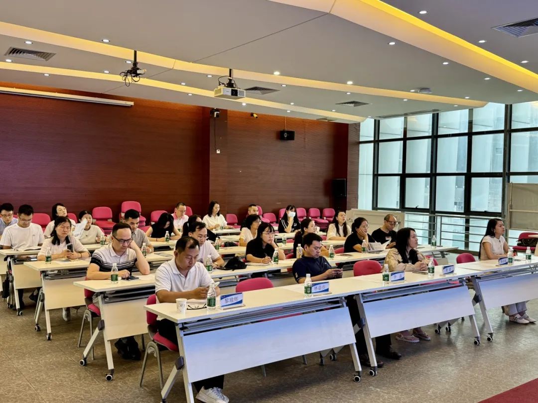 【協辦第三期】2025高新技術企業認定培訓會暨AI賦能助力企業出?；顒訄A滿舉辦